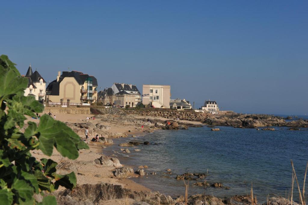 Hotel Les Vikings Le Croisic Bagian luar foto