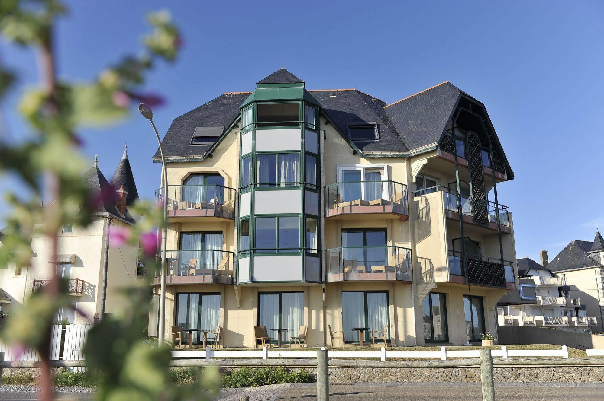 Hotel Les Vikings Le Croisic Bagian luar foto