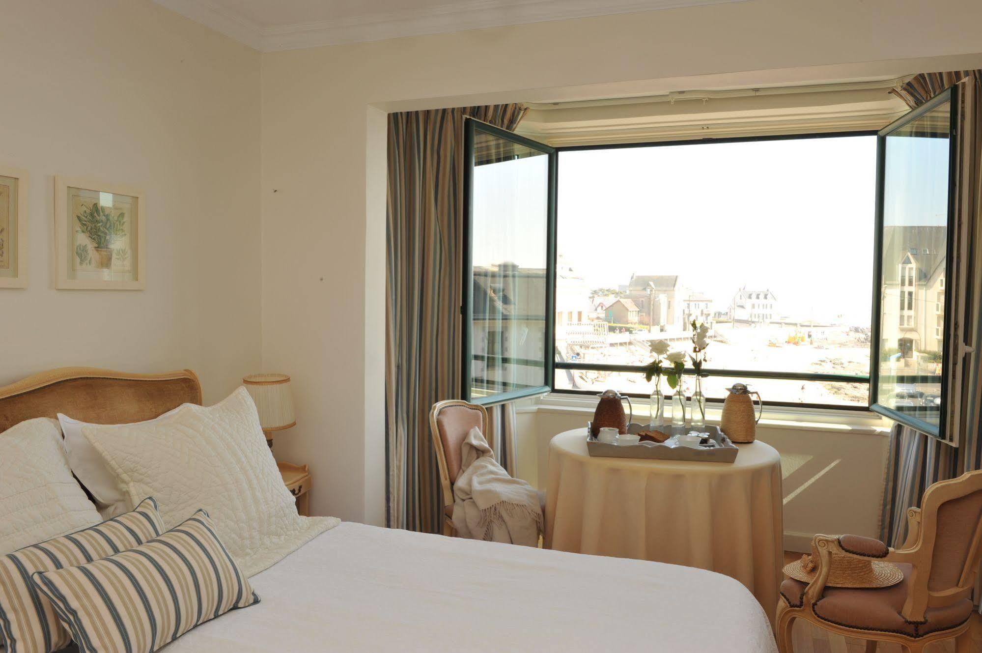 Hotel Les Vikings Le Croisic Bagian luar foto
